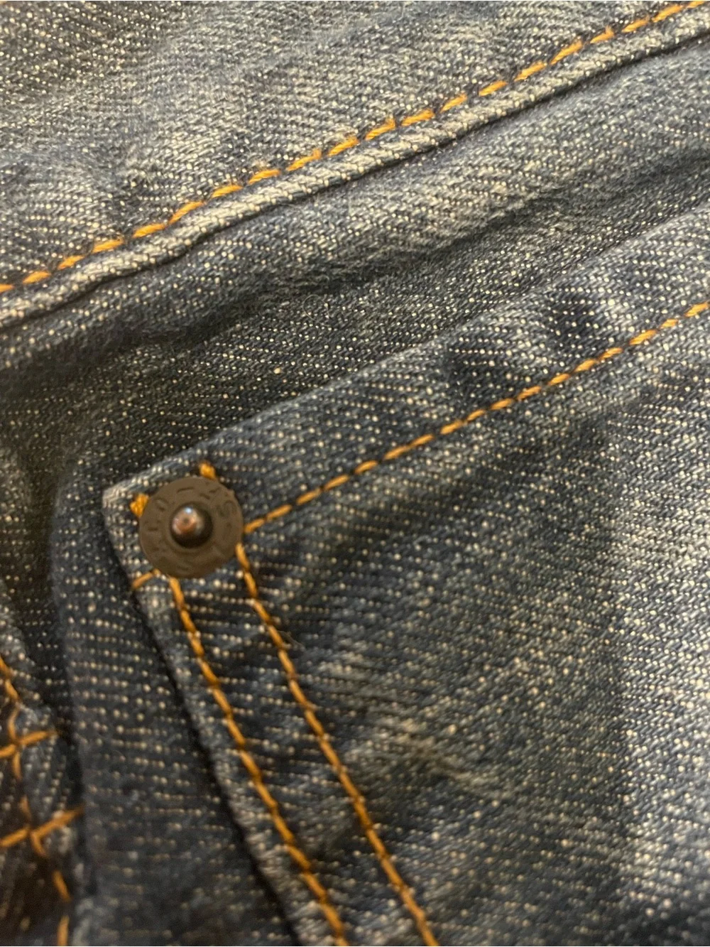 Levi's 550 Relaxed Fit Medium Stonewash Jeans  Men's Size: 40x32.  00550-274
